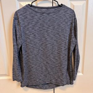 Lululemon Back in Action Long Sleeve. Size 4, NWOT